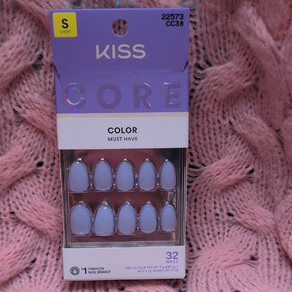Kiss Core Press-On Nails in Soft Lavender